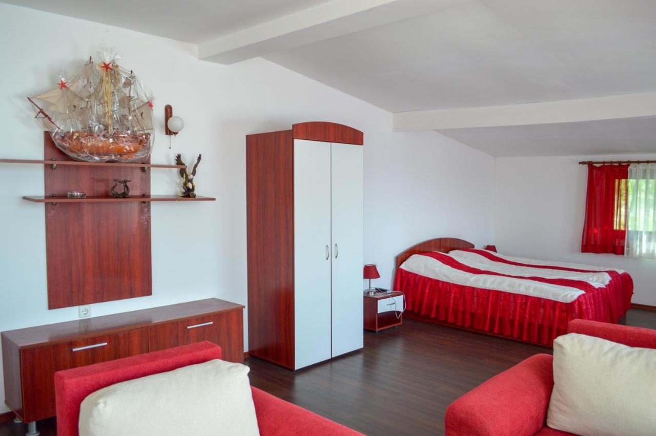 Hotel Romantika Varna Esterno foto