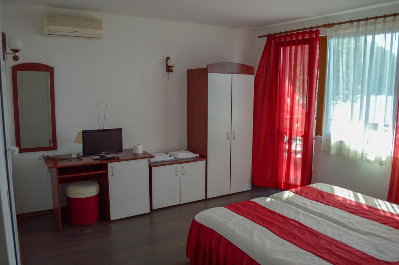 Hotel Romantika Varna Esterno foto